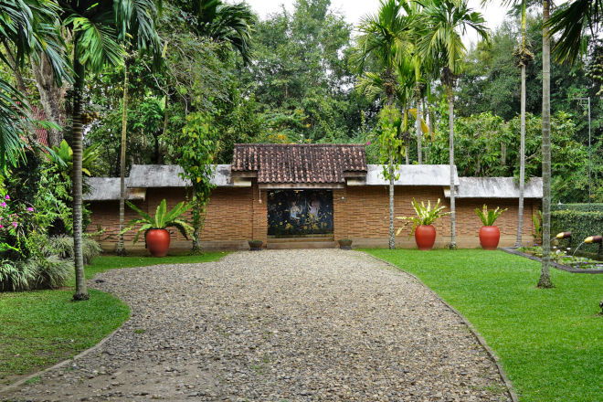 The entrance to the garden