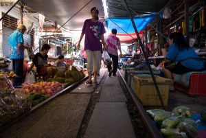 Maeklong Market