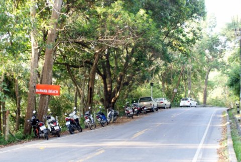 The road at Banana Beach