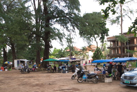 Food and drinks at Nai Yang Beach